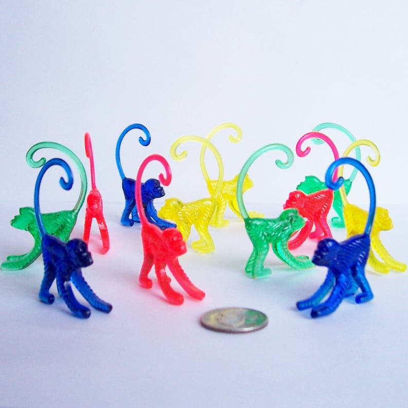 12 Plastic Monkeys Charms image 3