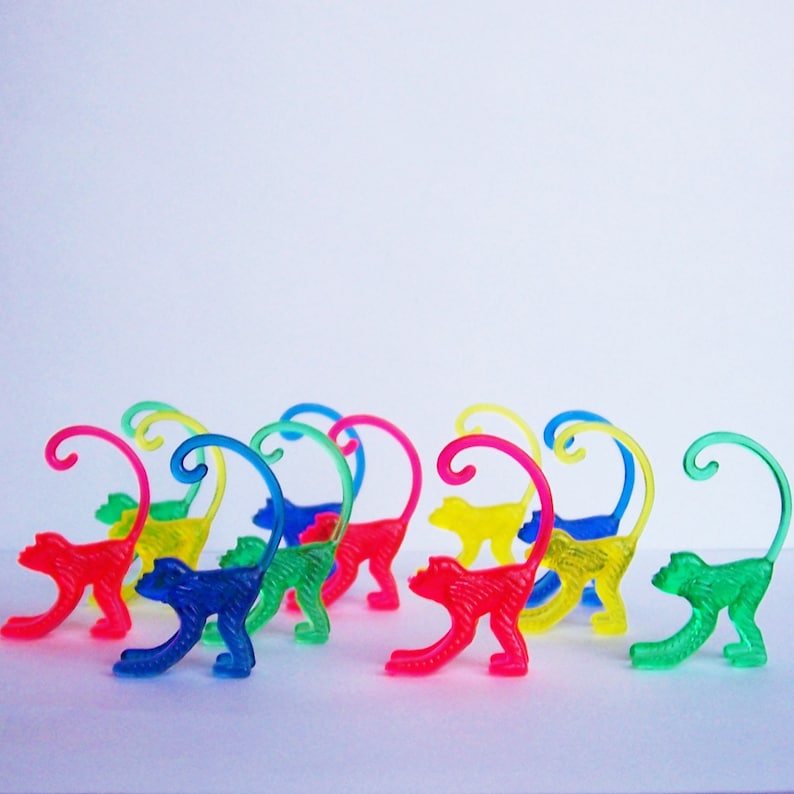 12 Plastic Monkeys Charms image 1