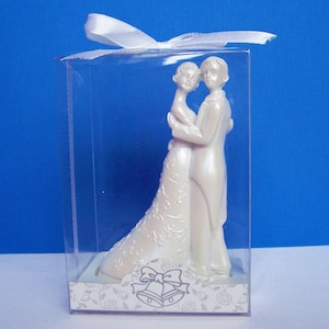 Wedding Couple Figurine 3 1/2&quot;h  In Package