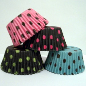 60 Multi Hot Dots Cupcake Liners