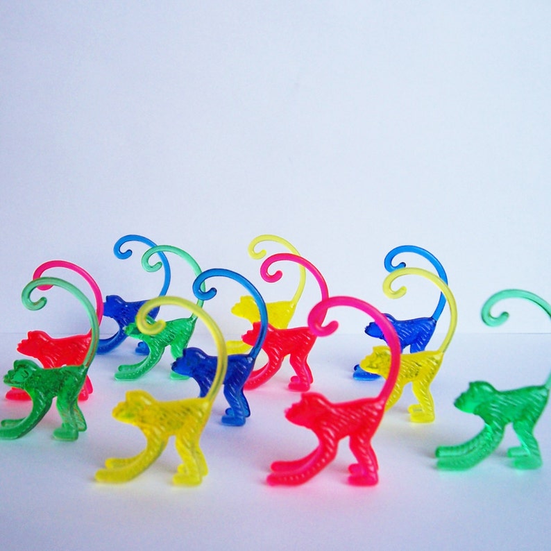 12 Plastic Monkeys Charms image 2
