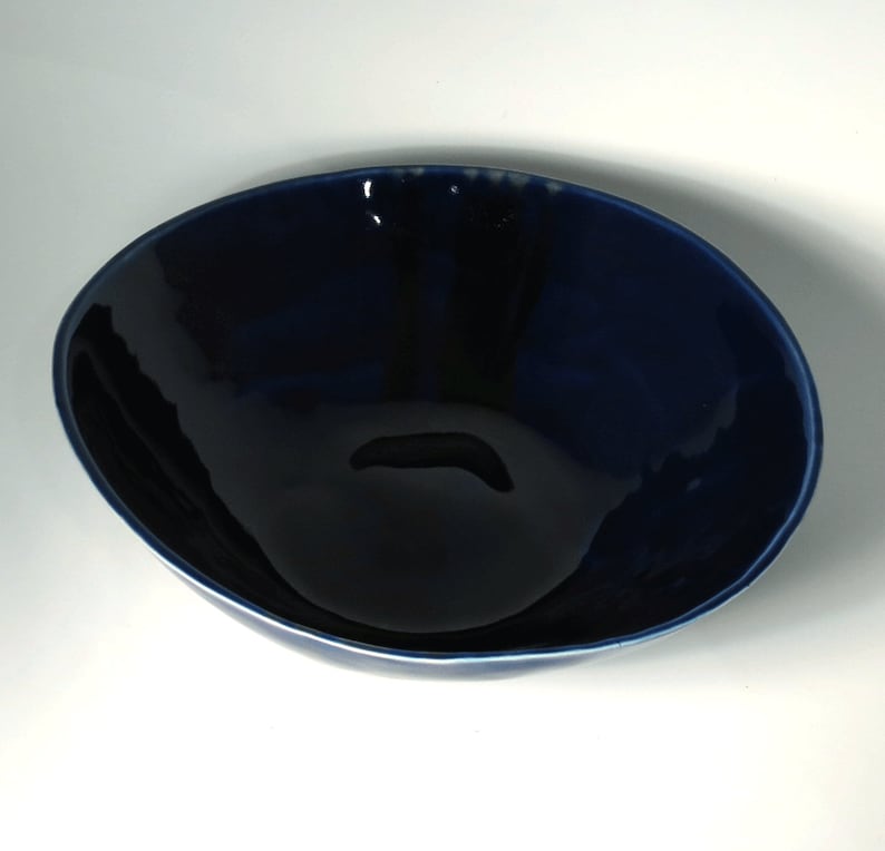 Blue Serving Bowl Extra Large Ceramic Handmade Bowl Pottery Fruit Bowl Organic Shaped Bowl Salad Bowl afbeelding 6