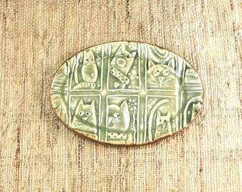 Light Celedon Green Cats Pottery Plate - Handmade Spoon Rest - Ceramic Soap Dish
