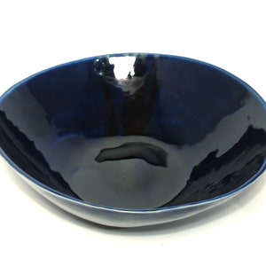 Blue Serving Bowl Extra Large Ceramic Handmade Bowl Pottery Fruit Bowl Organic Shaped Bowl Salad Bowl afbeelding 5