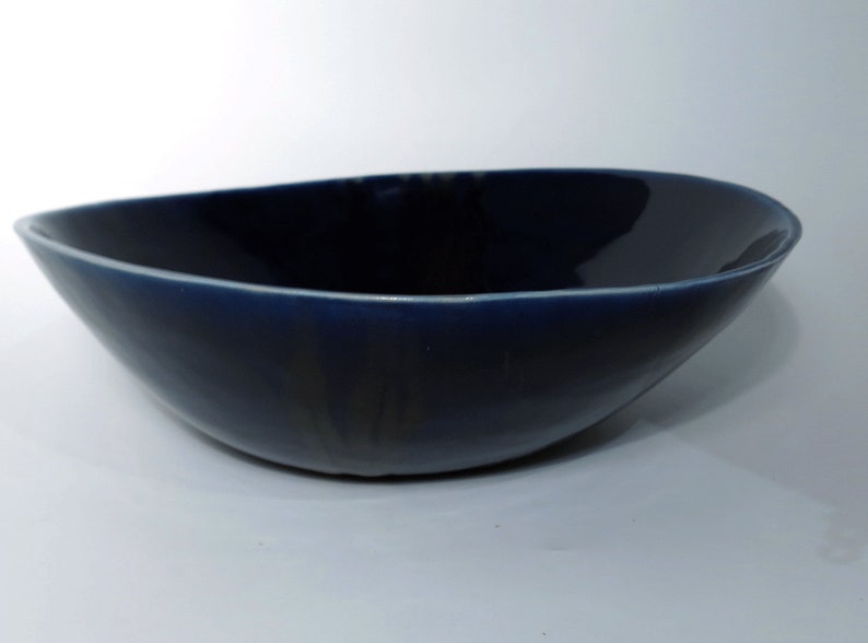 Blue Serving Bowl Extra Large Ceramic Handmade Bowl Pottery Fruit Bowl Organic Shaped Bowl Salad Bowl afbeelding 4