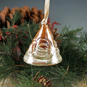 Campana de Navidad de porcelana, ornamento de árbol hecho a mano, decoración de porcelana Noel imagen 1
