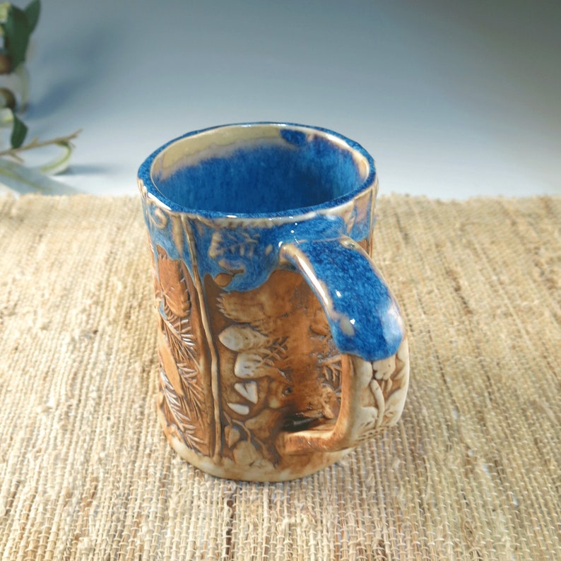 Handmade Pottery Mug with Woodland Animal Story, Natural Brown and Mottled Azure Blue, Unique Detailed Texture Porcelain Cup 画像 4