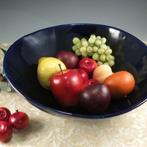 Blue Serving Bowl Extra Large Ceramic Handmade Bowl Pottery Fruit Bowl Organic Shaped Bowl Salad Bowl afbeelding 1