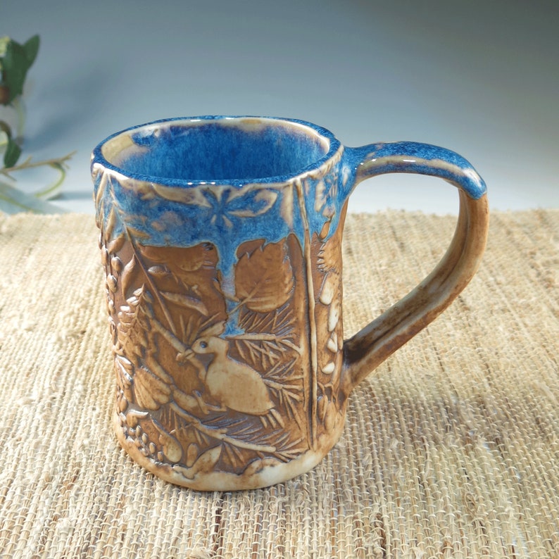 Handmade Pottery Mug with Woodland Animal Story, Natural Brown and Mottled Azure Blue, Unique Detailed Texture Porcelain Cup 画像 3