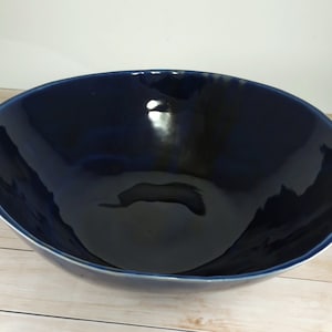 Blue Serving Bowl Extra Large Ceramic Handmade Bowl Pottery Fruit Bowl Organic Shaped Bowl Salad Bowl afbeelding 8