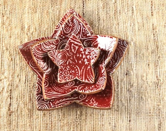 Porcelain Christmas Star Nesting Plates in Ruby Red, 3 Ceramic Stars in the Set