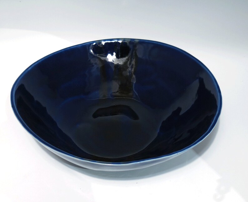 Blue Serving Bowl Extra Large Ceramic Handmade Bowl Pottery Fruit Bowl Organic Shaped Bowl Salad Bowl afbeelding 3