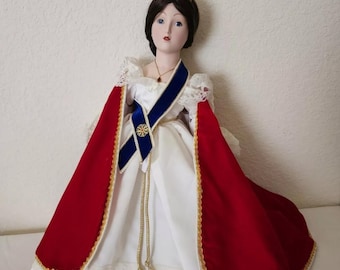 Vintage Franklin Mint Heirloom Queen Victoria Regina-pop 1983