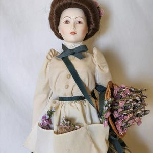 1984Franklin Heirloom Doll Fine Bisque Porcelain &quot;The Lavender Girl&quot;ORIGINAL 17&quot;