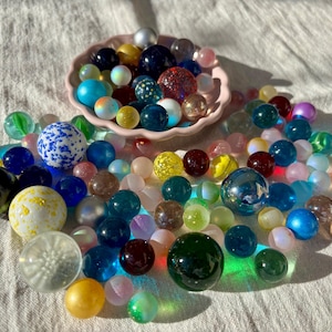 100+8 Glasmurmeln Set – 12mm, 16mm & 25mm Shooter | Bunte Glas Murmeln Mix | Deko, Murmelbahn, Geschenk, DIY Basteln