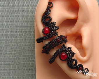 gothic ear cuff in black and red, no piercing black ear wrap for her, wire wrapped jewelry, gift for her