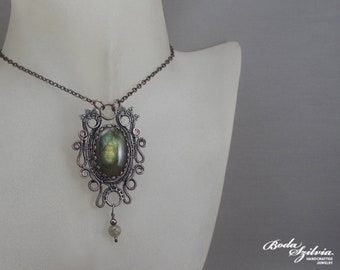 Kupfer Anhänger mit Labradorit 'Ophelia', drahtumwickelte Gothic Kette, Geschenk für Sie