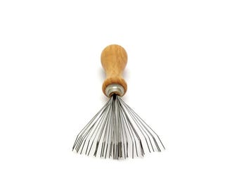 Brush & Comb Cleaner with Metal Rake | Wooden Handle – Hairbrush Cleaning Tool