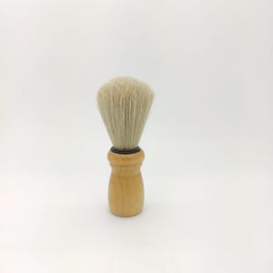 Shaving Brush Natural Bristles – Classic Wet Shaving Brush – Wooden Handle