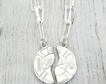 Ensemble de porte-clés de collier de pompier - Pompier son et elle - Cadeaux de couple de pompiers - Ensemble de croix maltaise - Collier pour couple de pompiers