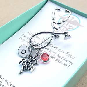 RN personnalisé infirmière Pin soins infirmiers stéthoscope Pin LPN BSN Pinning cérémonie/infirmière Graduation cadeau/infirmière Pin/Custom Birthstone infirmière Pin image 1