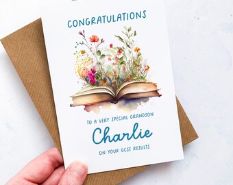 Tarjeta de felicitación personalizada para el GCSE: Diseño floral en forma de libro.