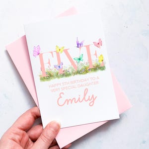 Carte personnalisée pour 5e anniversaire, fille, petite-fille, nièce, filleule, petite fille, anniversaire d'enfant, papillon, cadeau de cinquième anniversaire