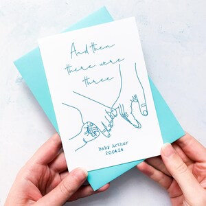 Ensuite, il y avait trois cartes de naissance personnalisées, cadeau pour un nouveau-né, carte de bébé garçon, carte de bébé fille, carte de félicitations