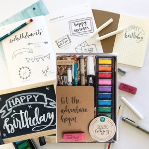 Kit de letras a mano DIY - Kit de manualidades premium para adultos • Kit de arte para niños • Caja de regalo de arte • Kit de arte DIY para adultos • Suministros de arte para principiantes
