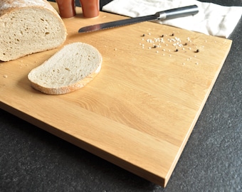 “Pure Classic” solid oak cutting board – kitchen board, serving board, cheese board, carving board. Handmade, oiled & sustainable.