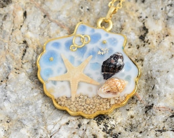 Ocean Beach Real Shell and Starfish Seashell Shaped Pendant Necklace