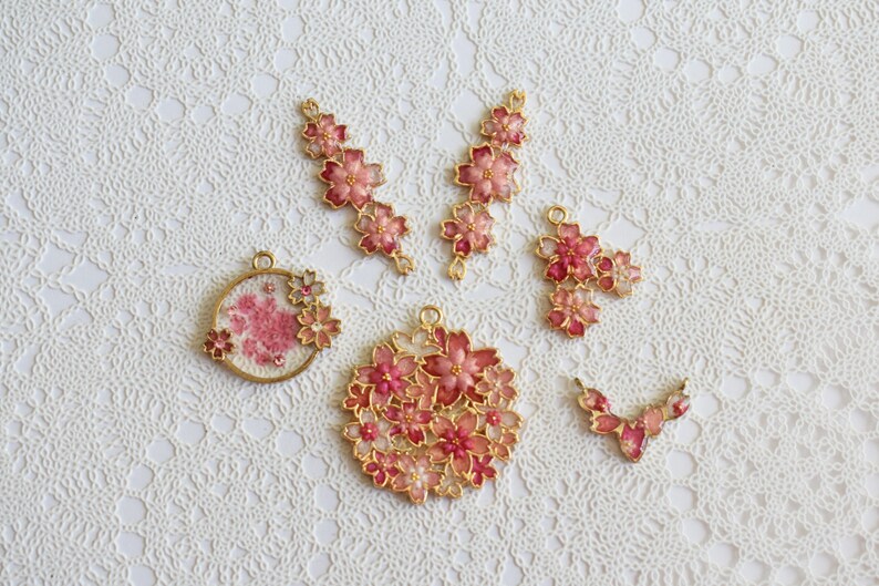 Transparent Sakura Pond Necklace