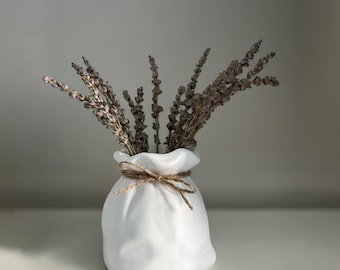 Handmade Concrete Bud Vase – Minimalist Flower Pot, Scandinavian Home Decor, Housewarming Gift, Dry Flower Display