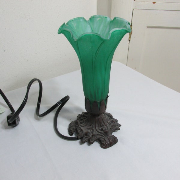 Lamp Lily Green Glass Shade Vintage Light Inline Switch