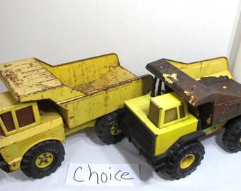Vintage Tonka Dump Truck XMB 975 Mighty Diesel Rusrty Pressed Steel