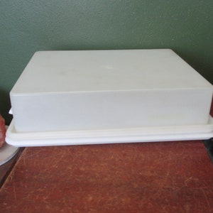 Tupperware Cake Carrier Fresh N Fancy Rectangular White Base