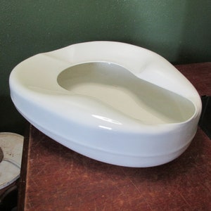 Enamel Bedpan Vintage Bathroom Decor, Planter, Gag Gift