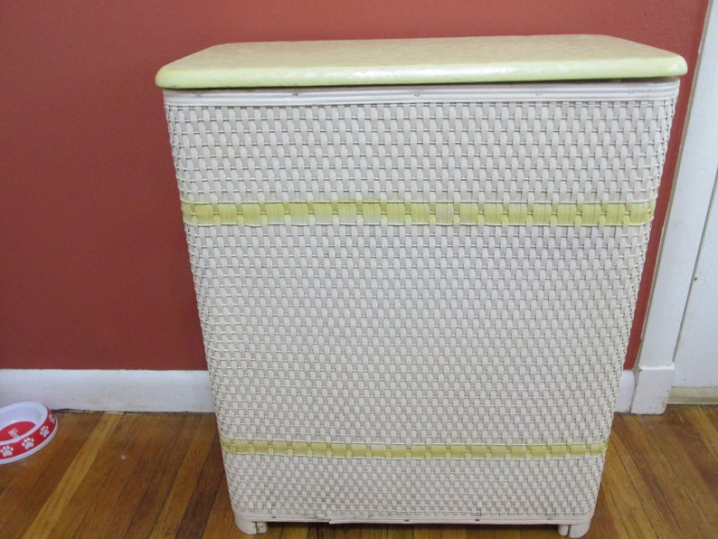 Laundry Hamper Wicker Vinyl Padded Lid Haweye Burlington