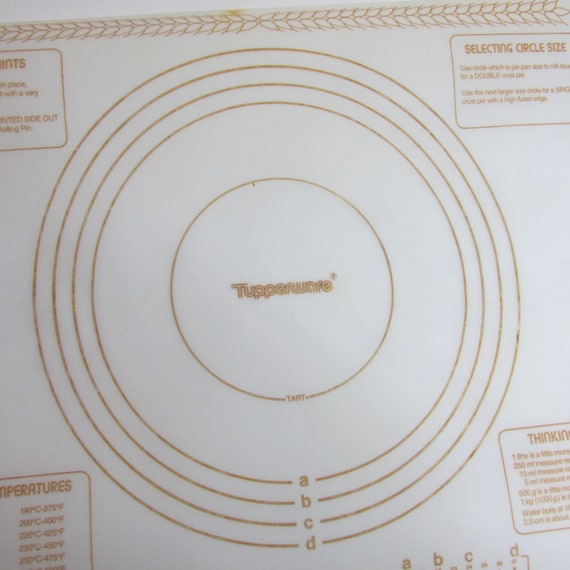 Tupperware Rolling Pin And Mat