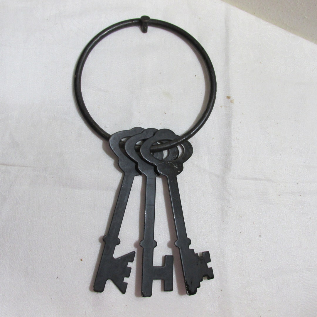 Decorative Skeleton Keys on Iron Ring Wall Decor Etsy
