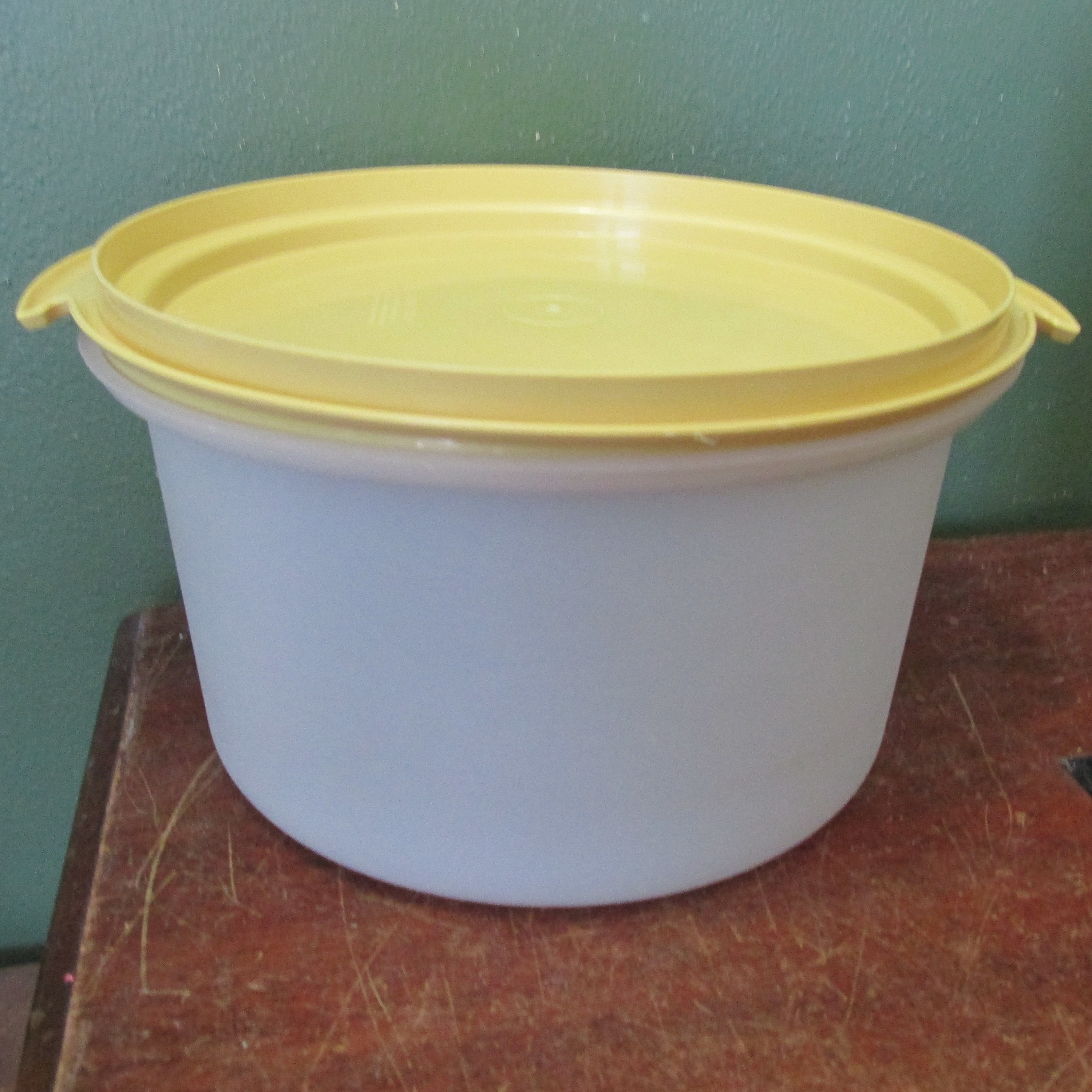 Tupperware Expandable Cake/Pie Carrier - 21036632