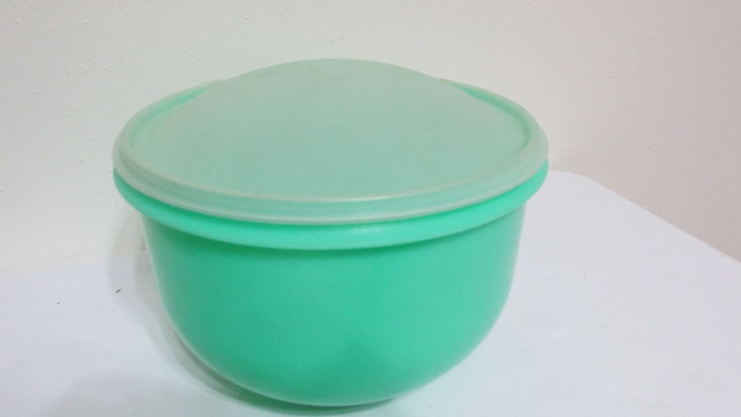 Tupperware Lettuce Keeper With Spike Insert 