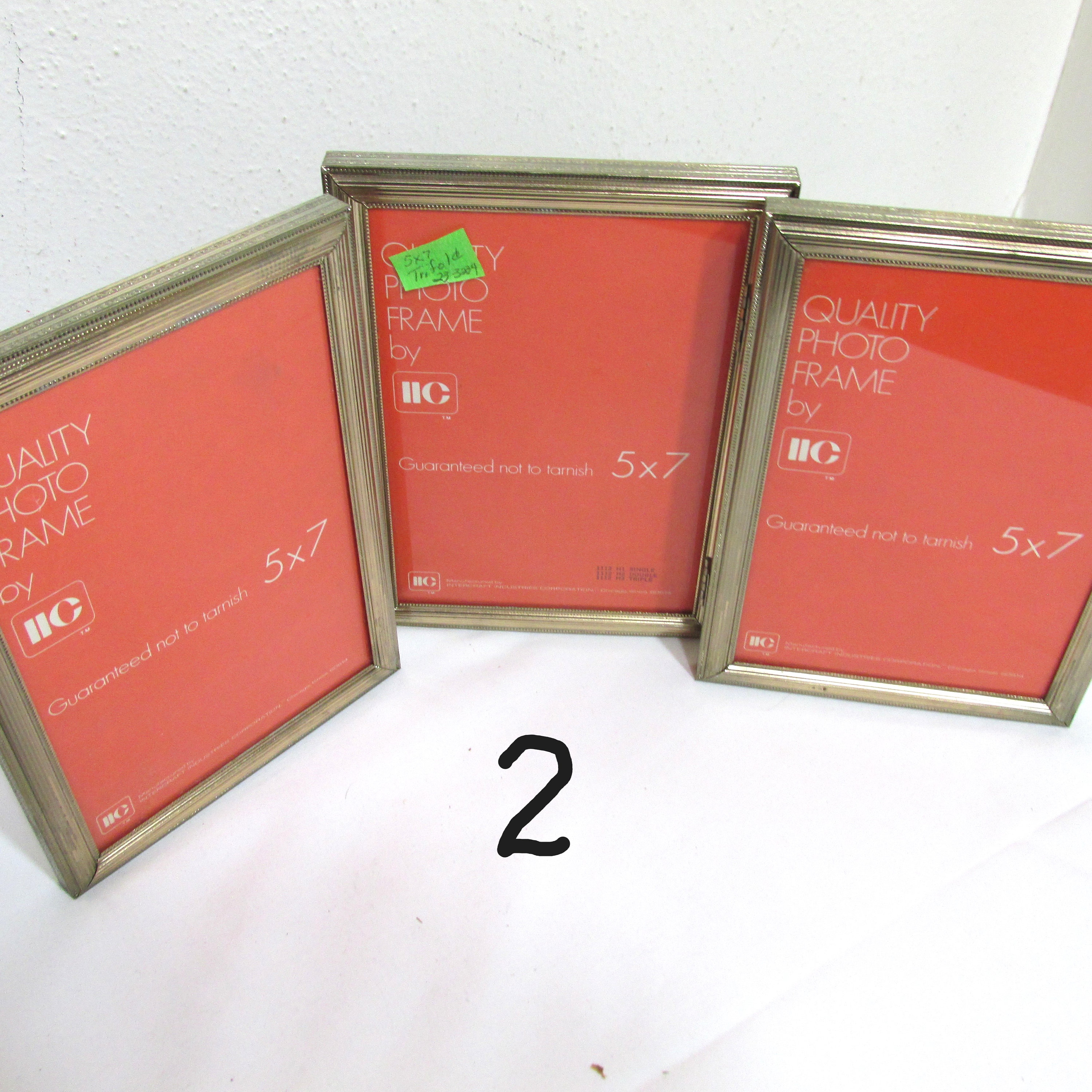 Tri-fold Picture Frames Choose Vintage Metal Hinged Set With Glass