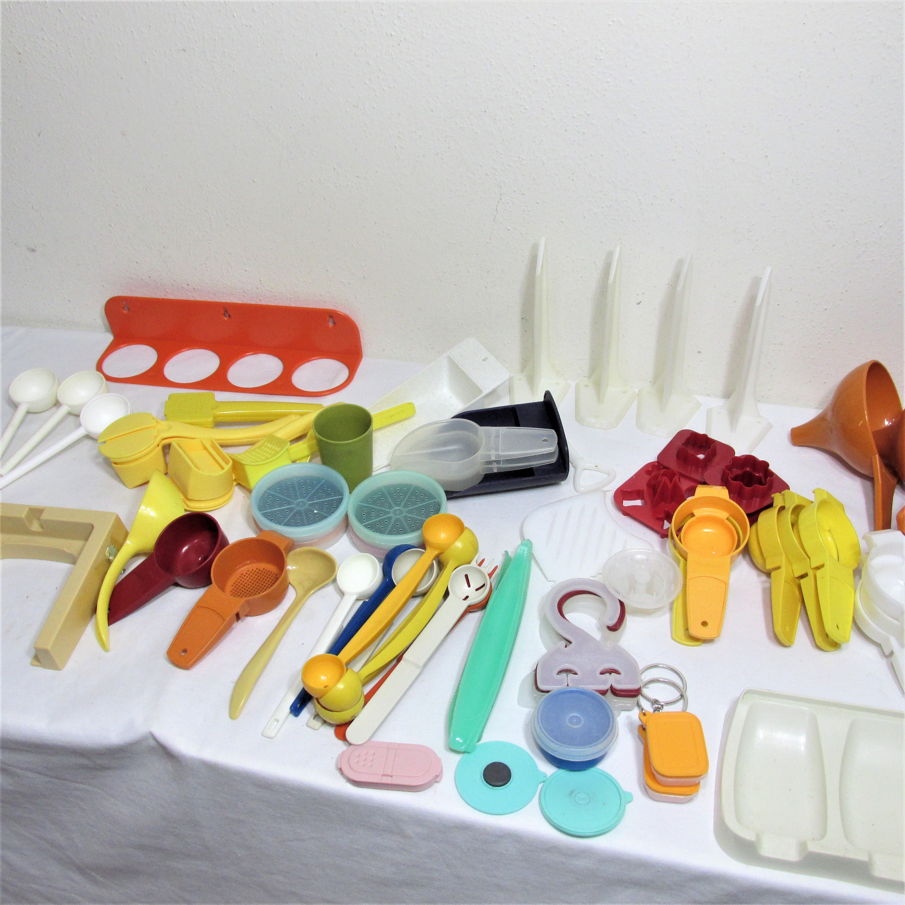 Tupperware Gadgets Choice Vintage Different Useful Kitchen Items