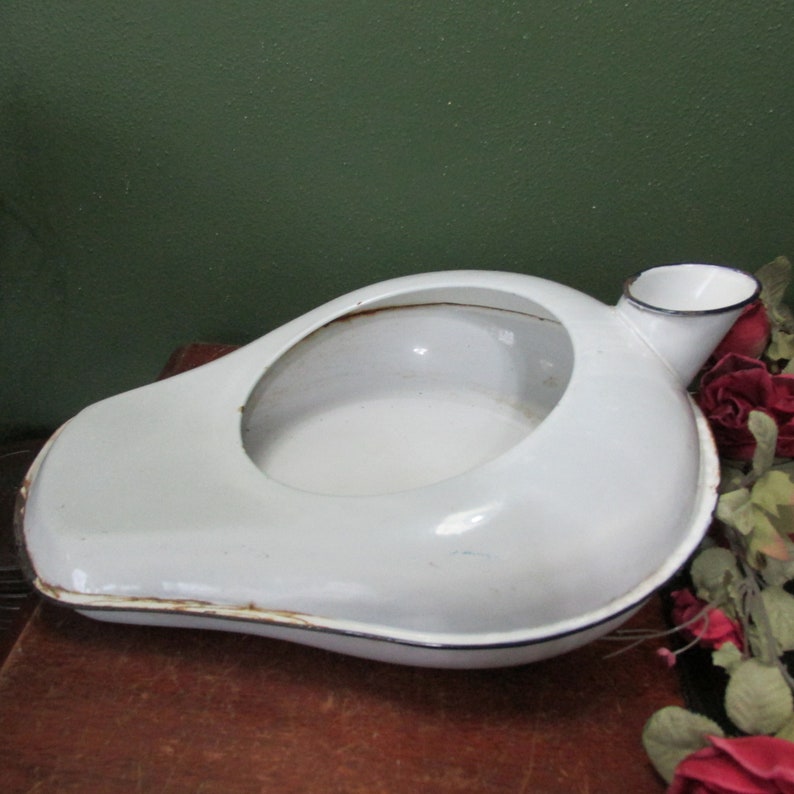 Enamel Bedpan Urinal Spout Vintage Bathroom Decor Planter Gag Etsy