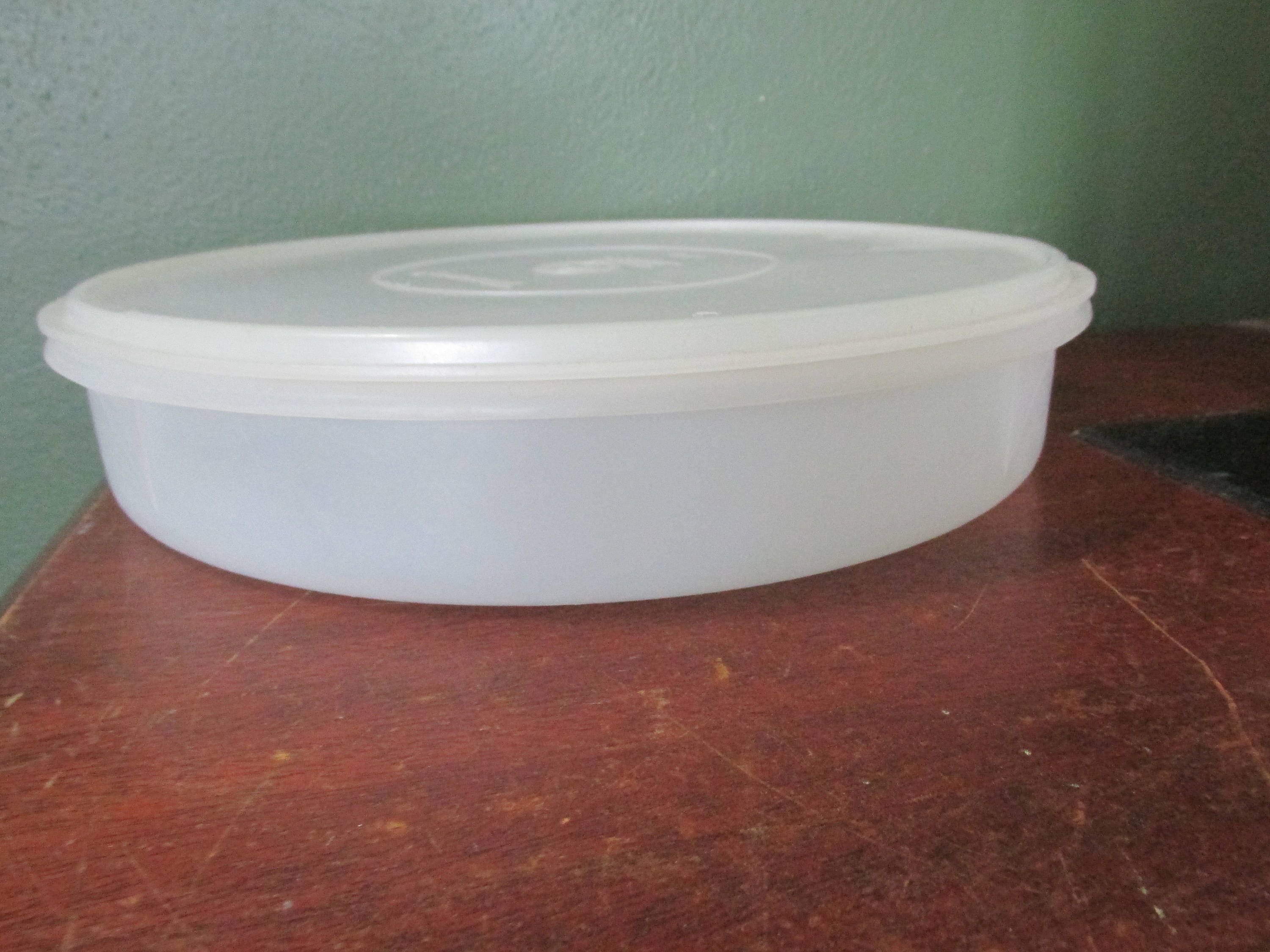 Tupperware Pie Carrier Storage Container Vintage Frosted White 