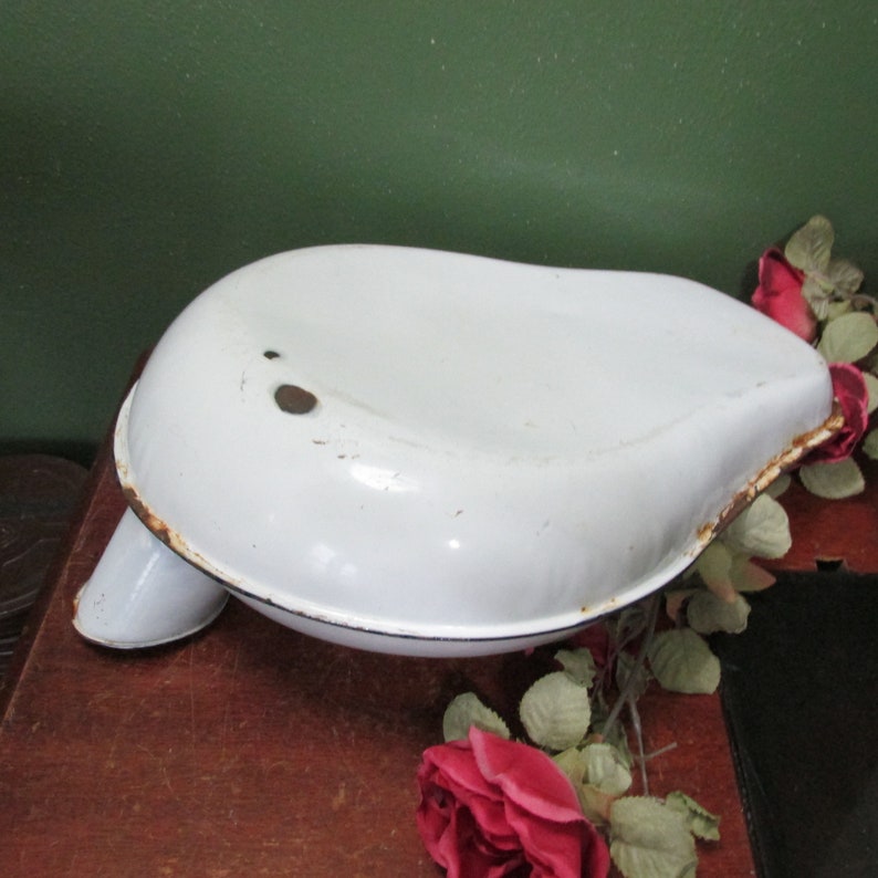 Enamel Bedpan Urinal Spout Vintage Bathroom Decor Planter Gag Etsy