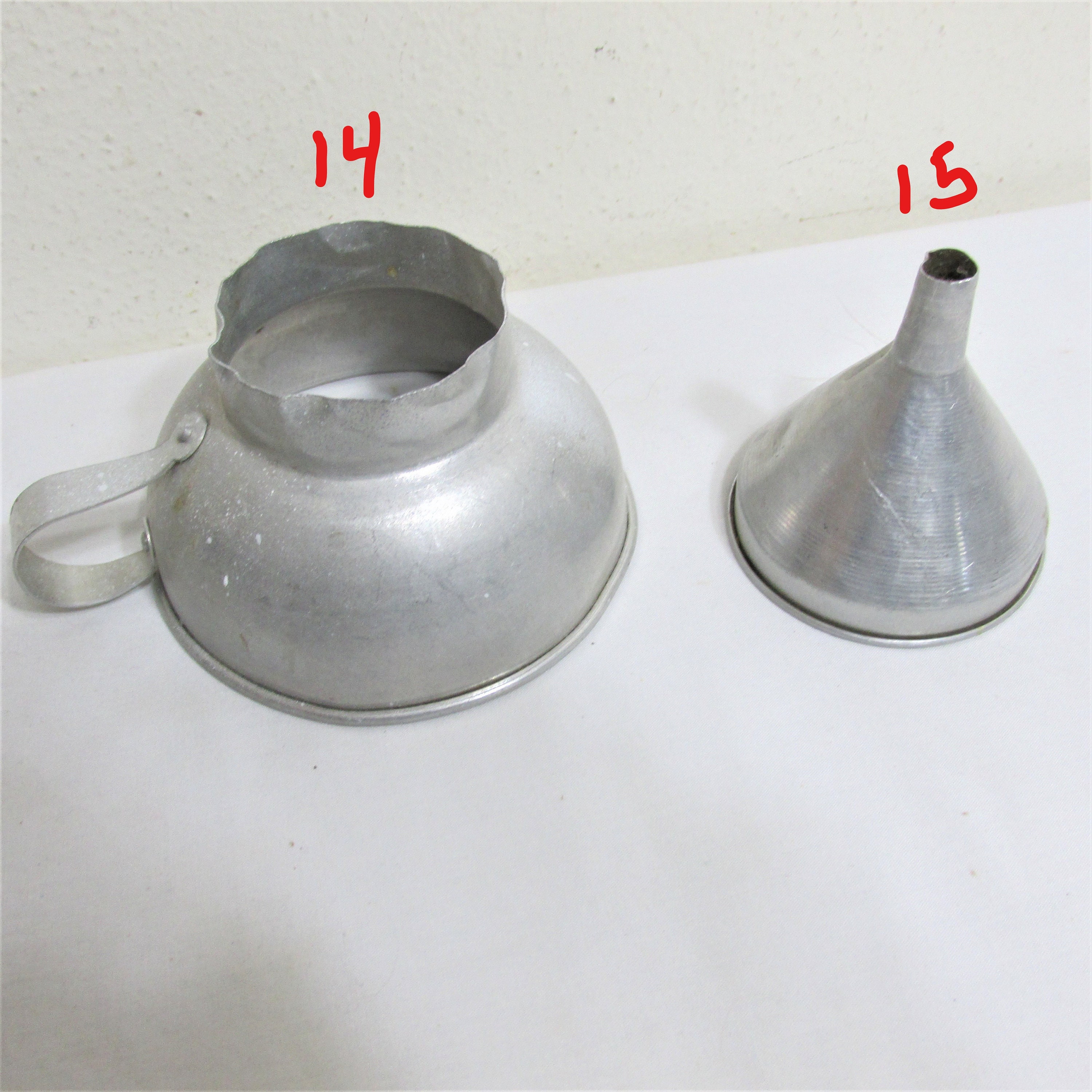 Vintage aluminum shakers & measuring cups - antiques - by owner -  collectibles sale - craigslist