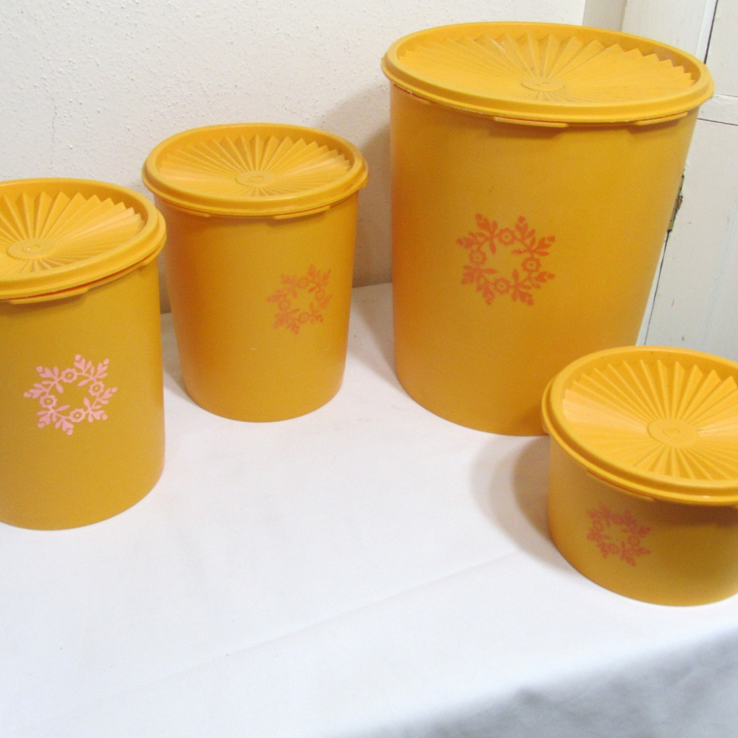 Vintage Tupperware 807-4 Cookie Jar Storage Canister Harvest Gold D1