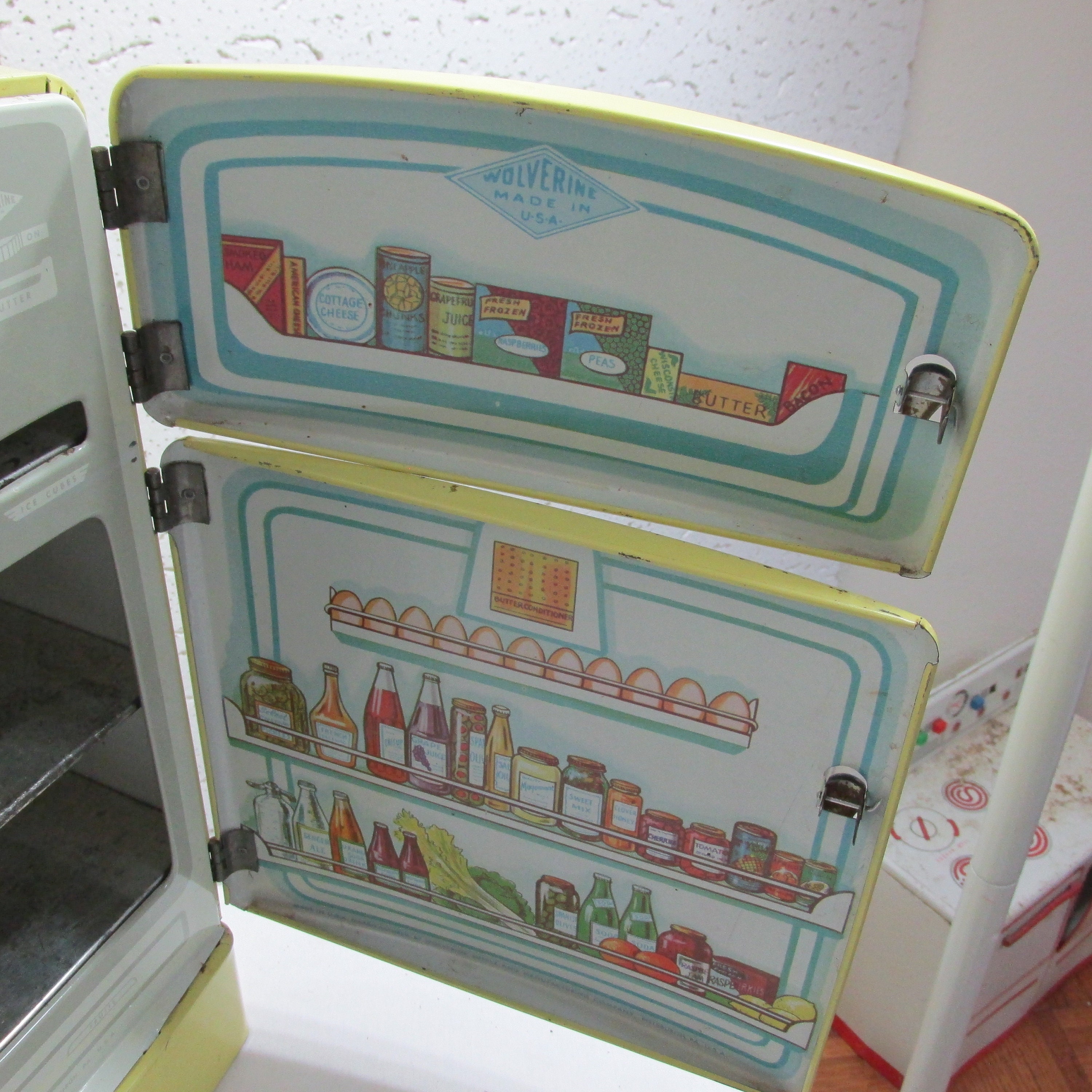 fridge magnets – In the Vintage Kitchen: Where History Comes To Eat